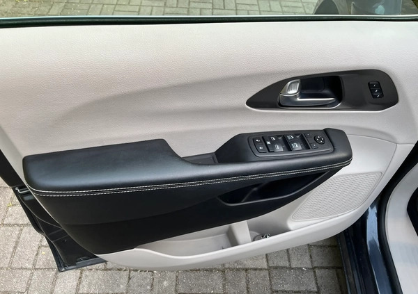 Chrysler Pacifica cena 139500 przebieg: 58500, rok produkcji 2021 z Człuchów małe 326